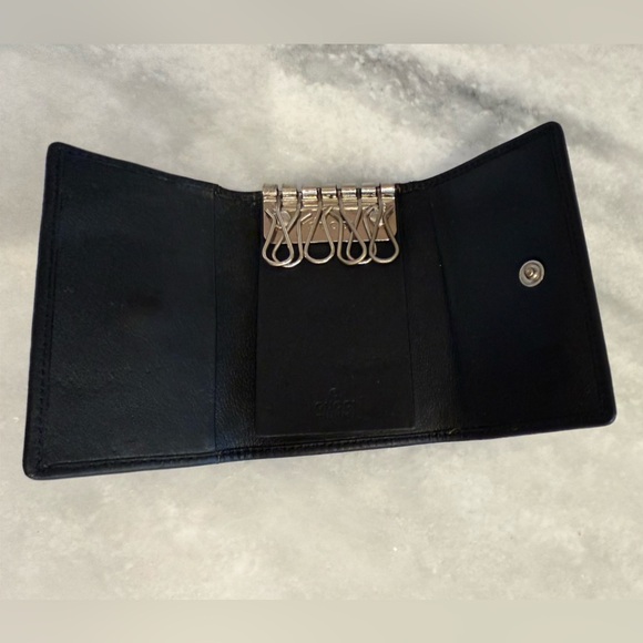 GUCCI Black Leather Key Case & Card Holder w/ silver hardware - Picture 5 of 13